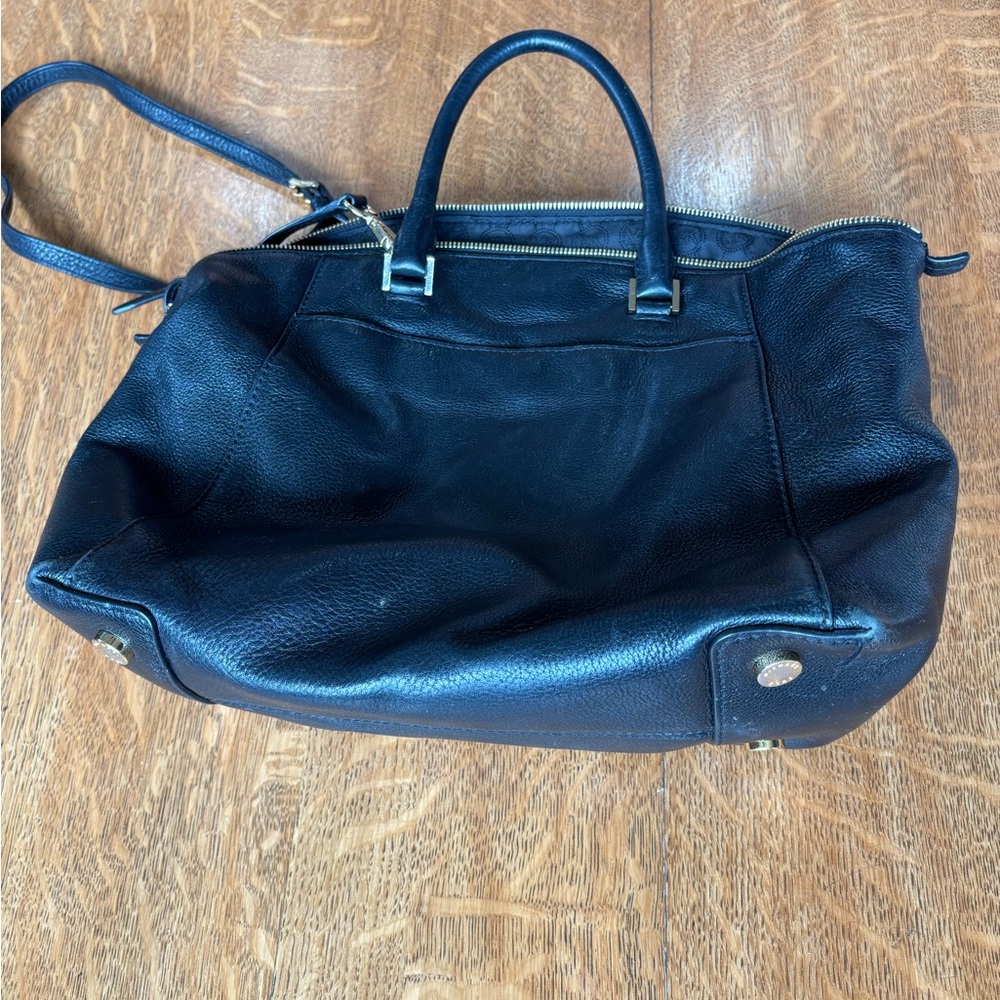 Michael Kors Black Shoulder Bag with Gold Hardware - Picture 2 of 3